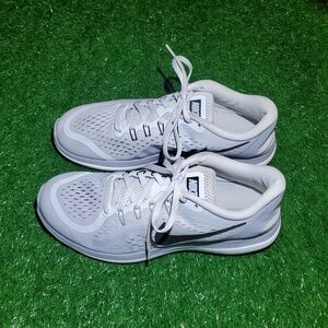 Nike Women's Flex 2017 Run Fitsole Gray Athletic Sneakers Black Swoosh Size 10